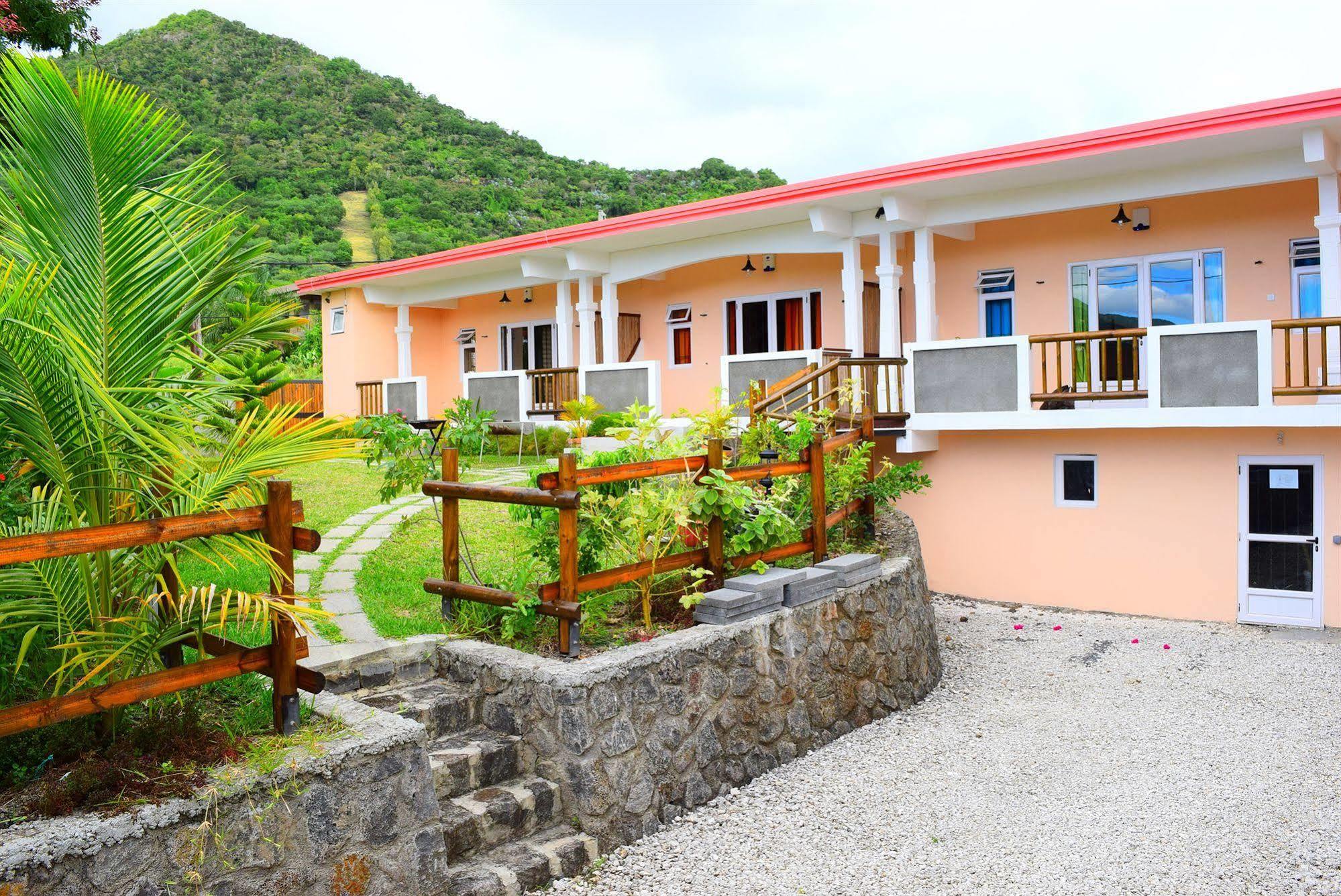 Mountain View Hotel La Gaulette Exterior foto